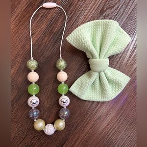 Baby Yoda bubble necklace and bow set